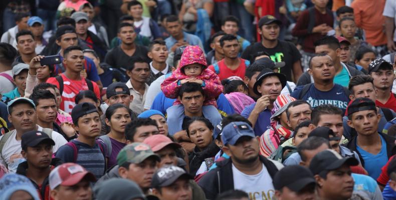 AMLO speaks up for rights of Honduran migrants caravan.  Photo: AP