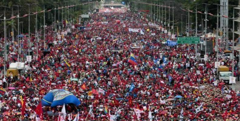 Resaltó Maduro que el pueblo dio una demostración de amor por la patria y patentizó su rechazo al terrorismo.Foto:Internet.