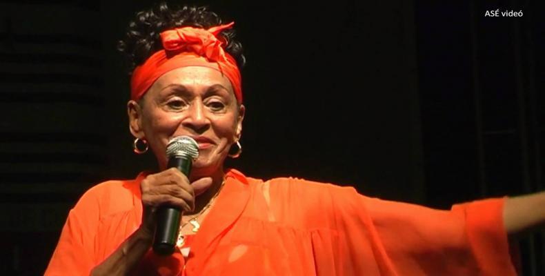 El Festival Internacional Jazz Plaza fue clausurado con un homenaje a Omara Portuondo.Foto:Internet.