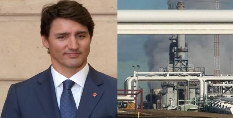 Canadian Prime Minister supports controversial oil pipeline.  Photo: Democracy Now