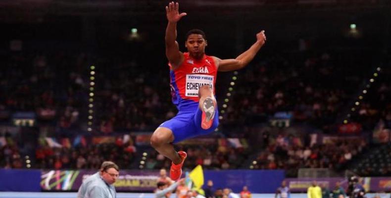 Juan Miguel Echavarría con su salto de oro en Birmingham. Foto: gettyimages