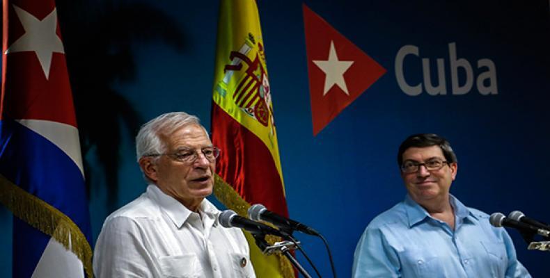 En la sede del Minrex, Borrell (I) y Rodríguez (D) ofrecen declaraciones a la prensa. Foto: Abel Padrón Padilla/ Cubadebate.