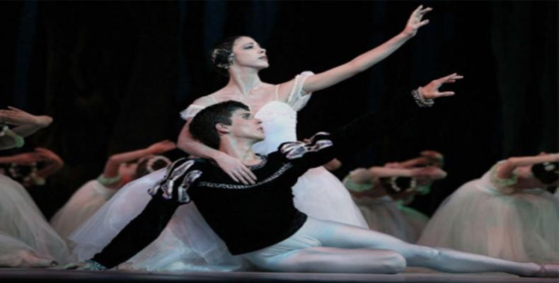 Anette Delgado and Dani Hernández in 'Giselle'