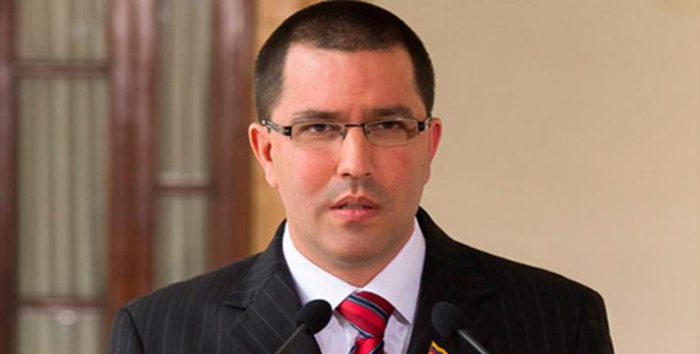 Arreaza dijo que si EE.UU. quiere cooperar, que levante sus sanciones contra Venezuela. Foto: Archivo