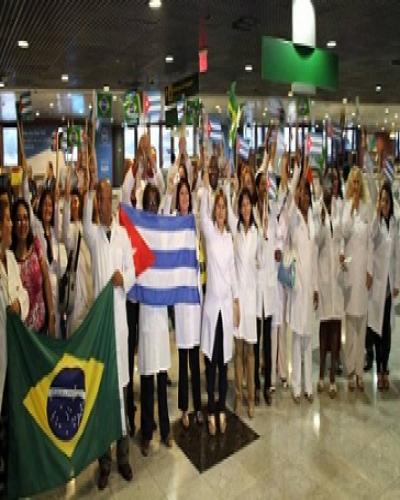 Cuban doctors return from Brazil.  Photo: Radio Nuevitas