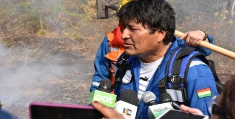 Evo Morales after having helped combat the fires in the Chiquitania.  (Photo: @telesurenglish)