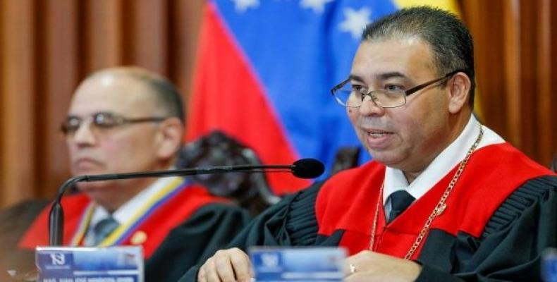 Judge Juan Jose Mendoza at the Supreme Court in Caracas.  (Photo: Reuters)