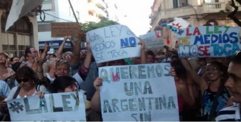 Manifestación en Argentina contra políticas del gobierno
