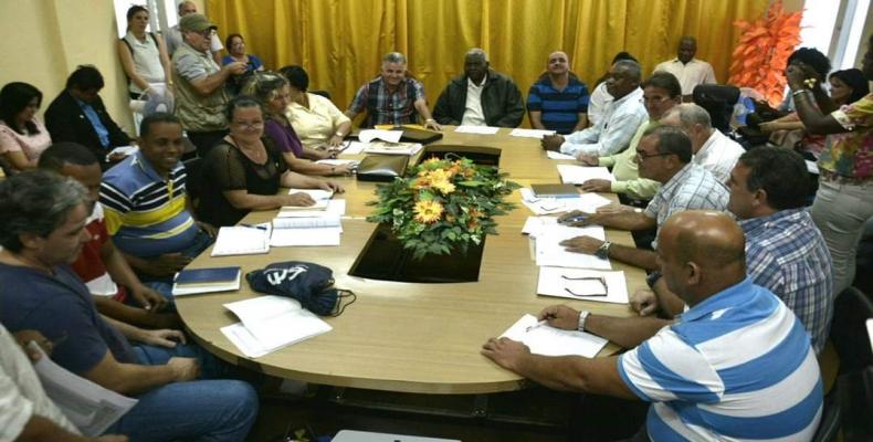 Lazo intercambió con los delegados del Consejo Popular Hermanos Cruz en Pinar del Río Fotos.@AsambleaCuba.