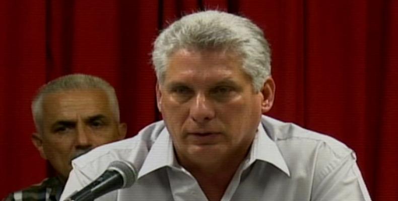El mandatario cubano participó en el chequeo del importante rubro. Fotos: Archivo