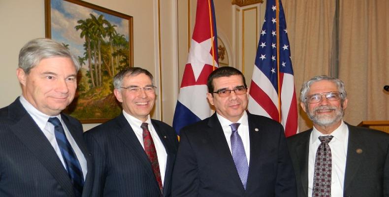 José Ramón Cabañas, tercero, de izquierda a derecha. Foto: EmbaCuba EE.UU.