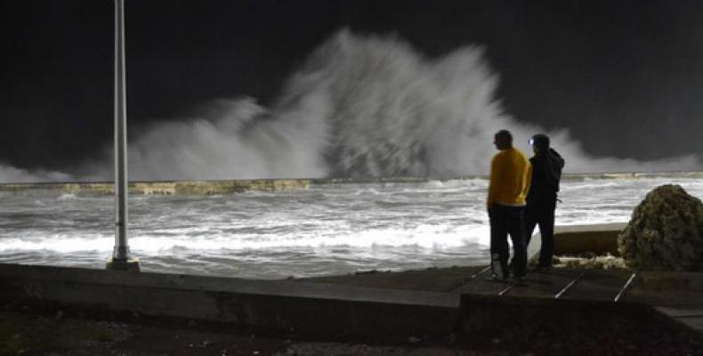 Inundaciones en malecón habanero. Foto: Archivo