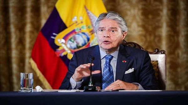 Ecuador autoriza el uso y tenencia de armas para defensa personal