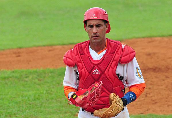 Radio Havana Cuba  Cuban baseball team catcher announces his