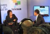 Arleen Rodríguez Derivet, periodista la televisión cubana  entrevista a Presidente de Ecuador , Rafael Correa 